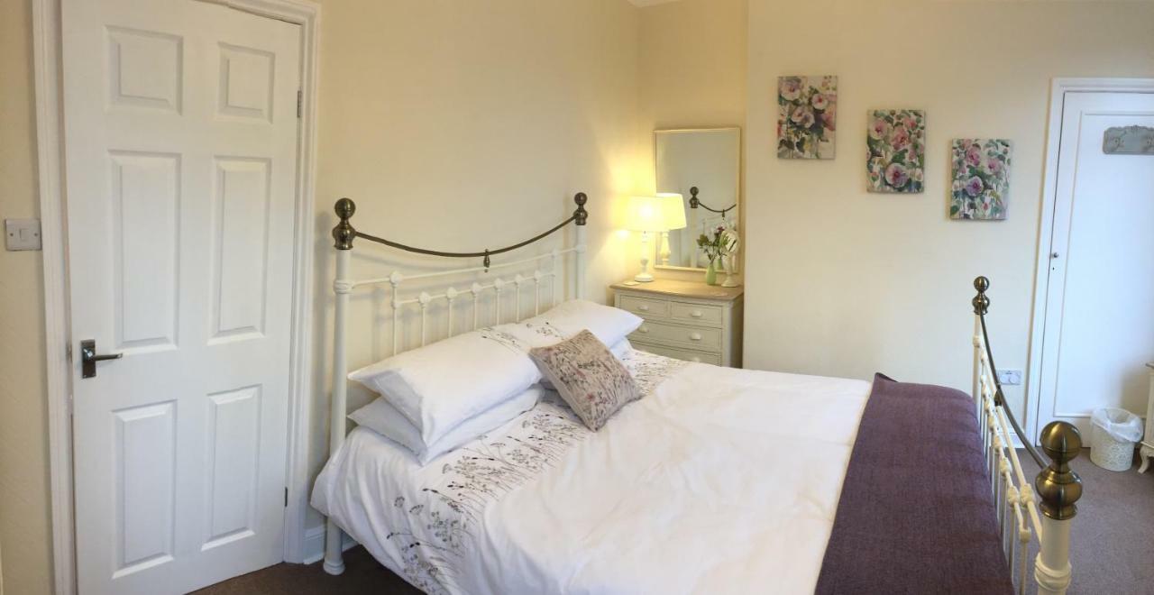 Browns Holiday Cottage Filey Εξωτερικό φωτογραφία